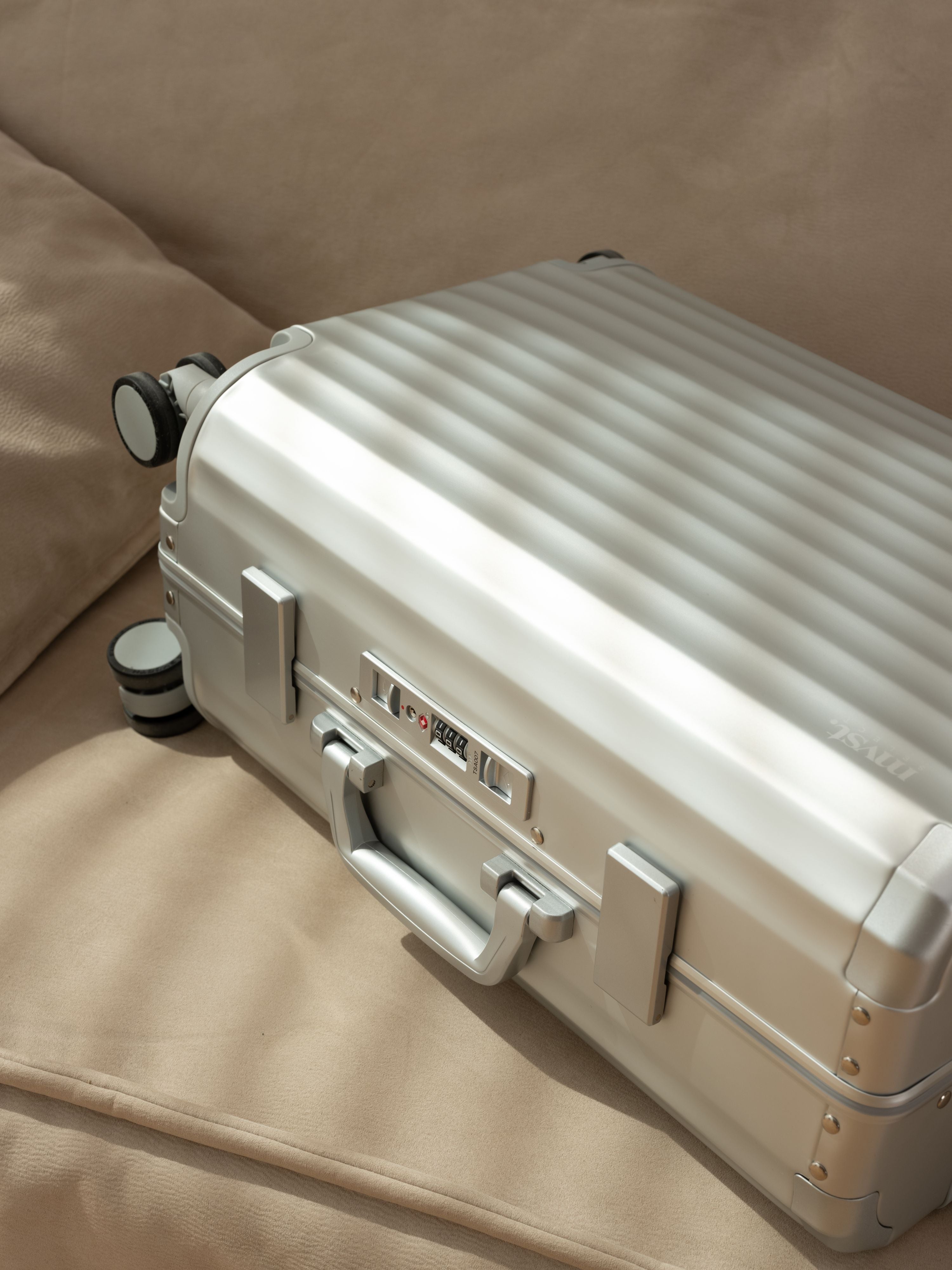 TREK Aluminum Suitcase Silver