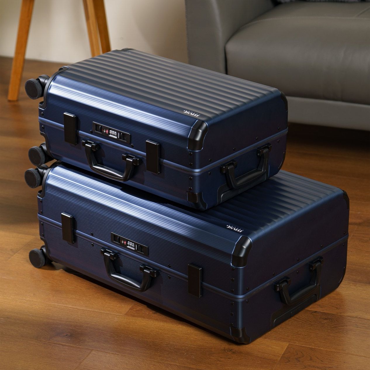 SPACE Aluminum Suitcase Navy MVST