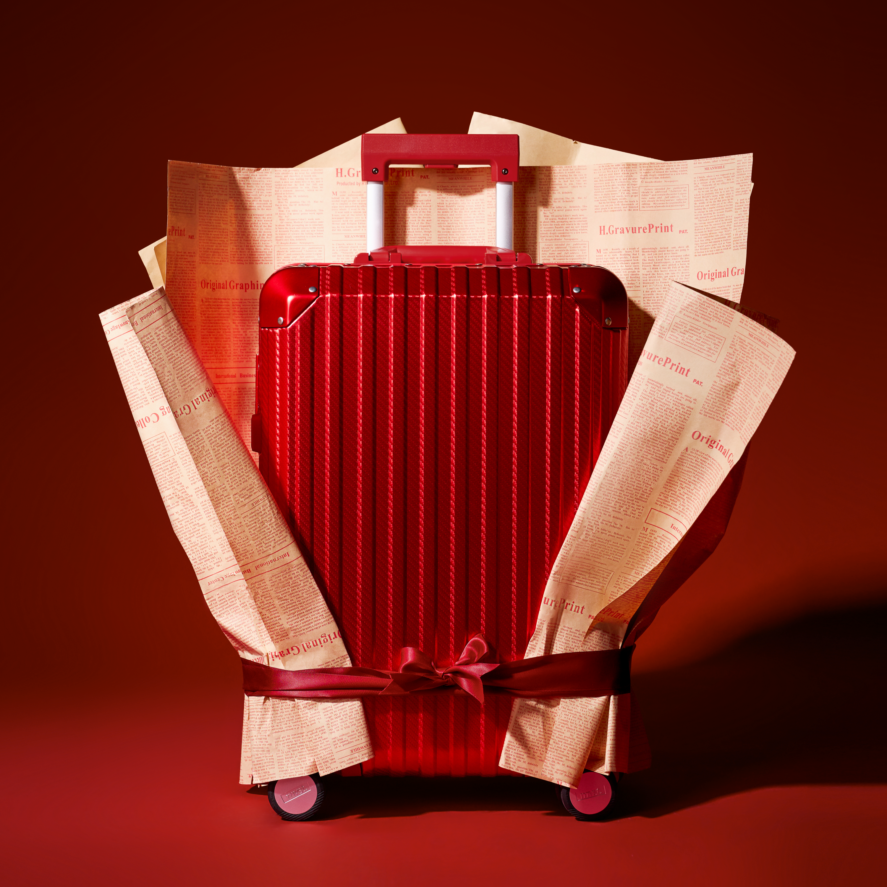 TREVA Aluminum Suitcase Red