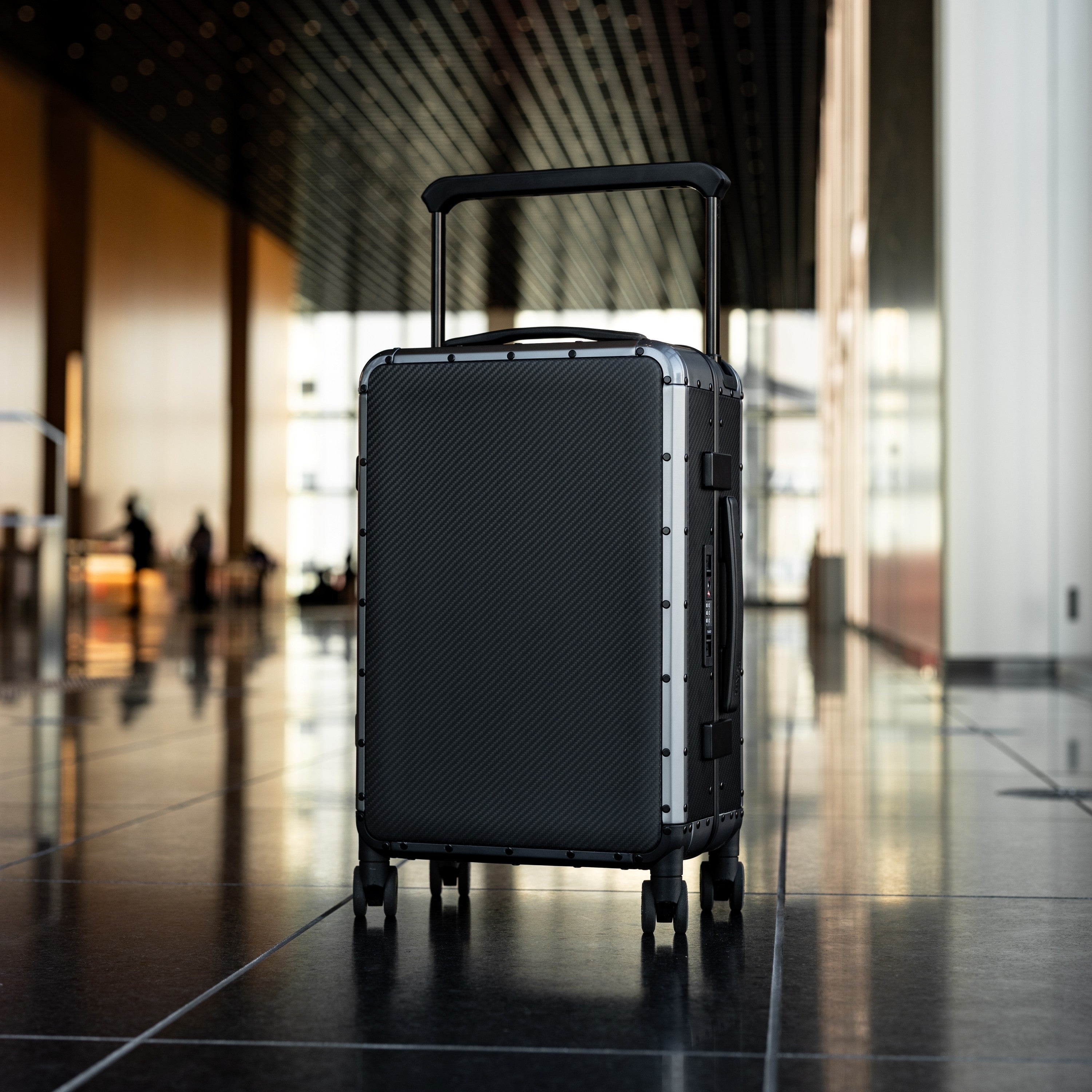Carbon S 2.0 Carbon Fiber Suitcase Gunmetal