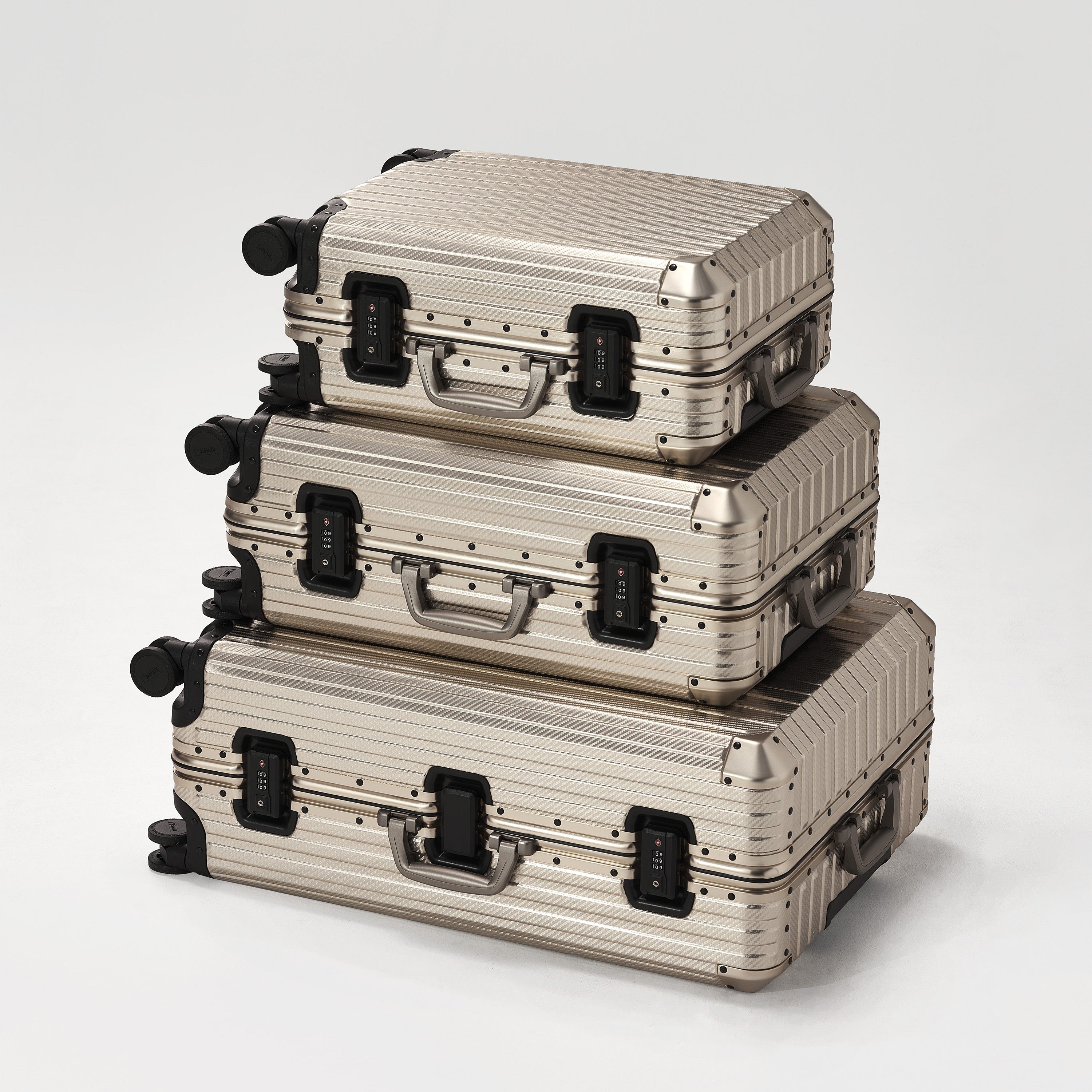 TREVA Aluminum Suitcase Champagne