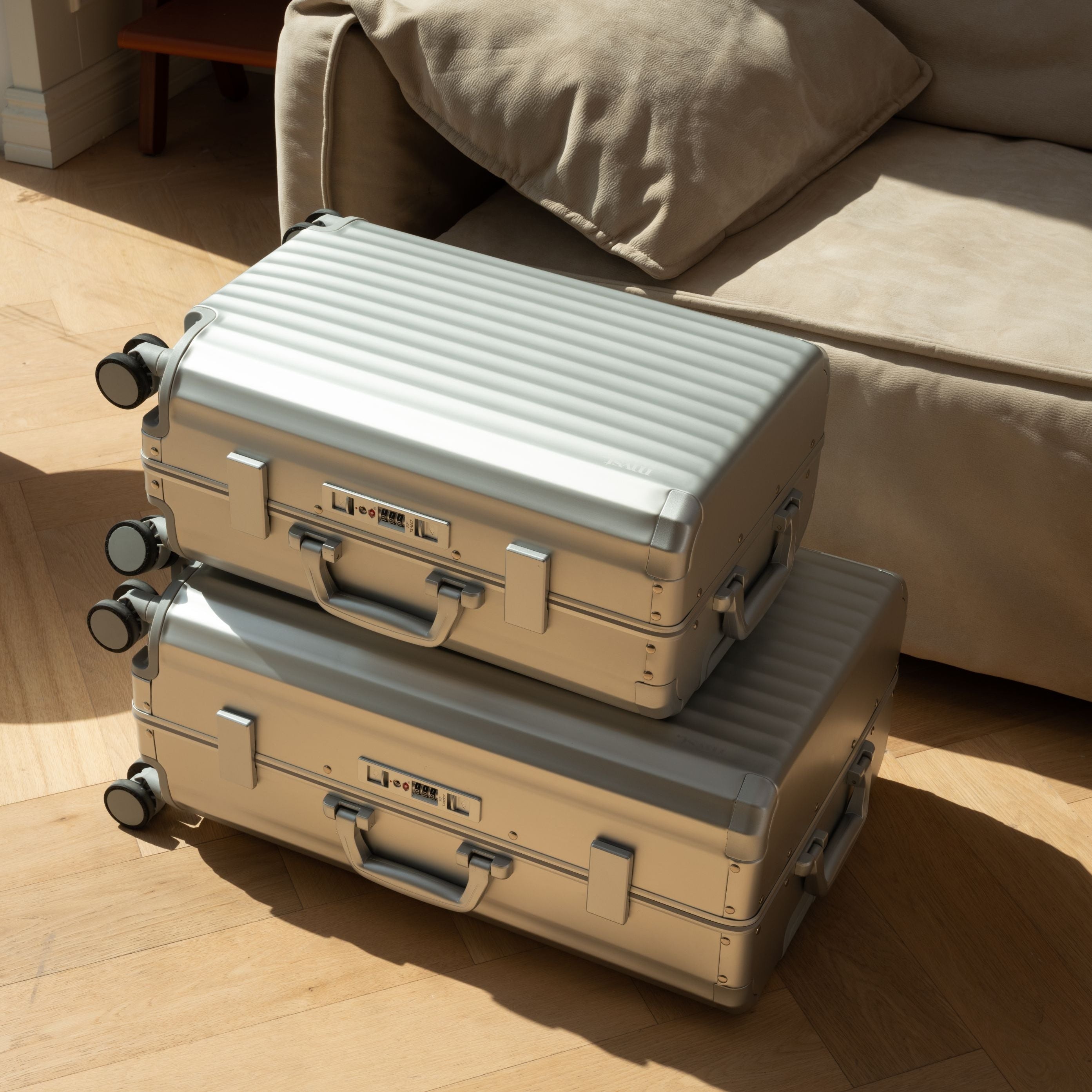 SPACE Aluminum Suitcase Silver MVST