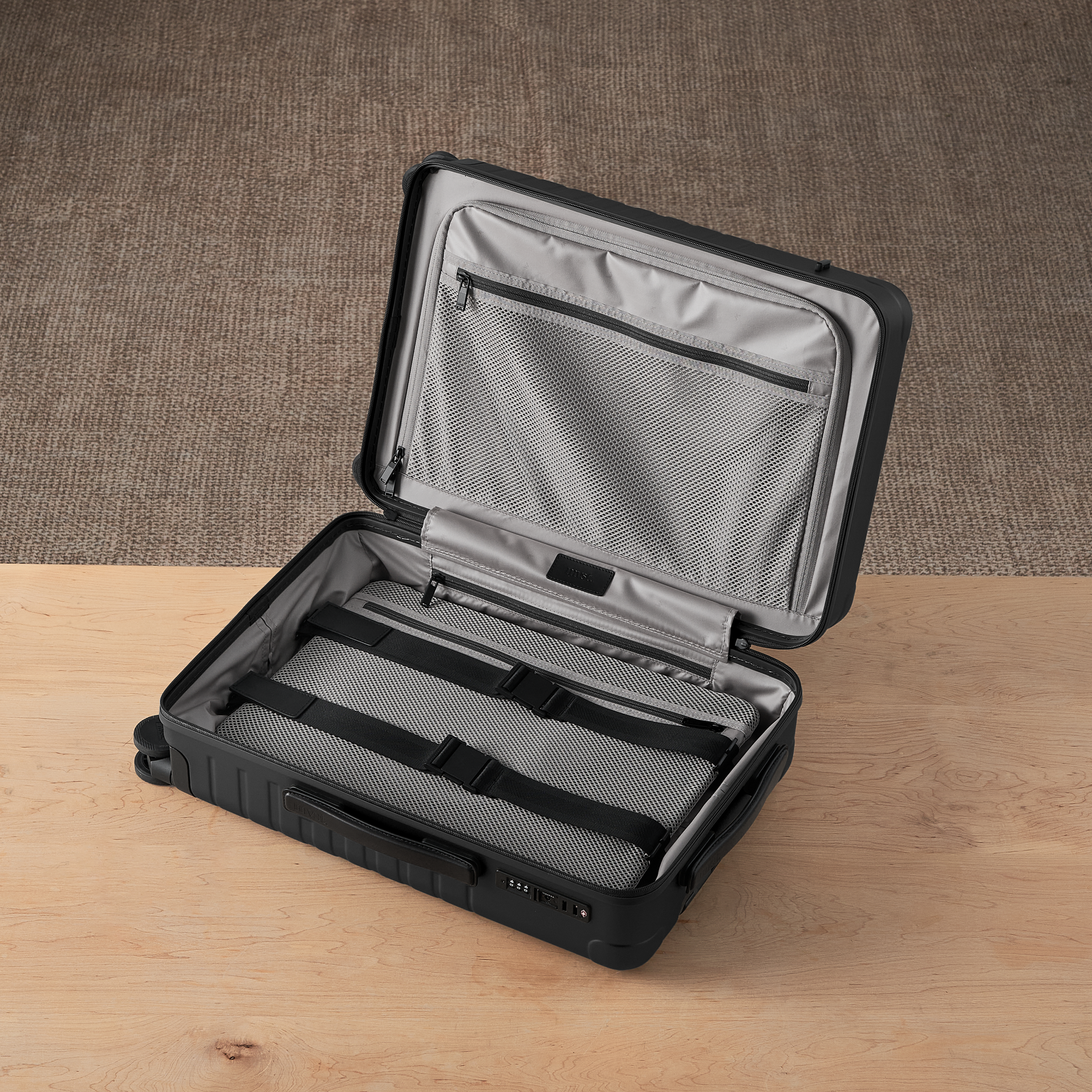 Essential Collection Suitcase Matte Black MVST#size_Carry-On