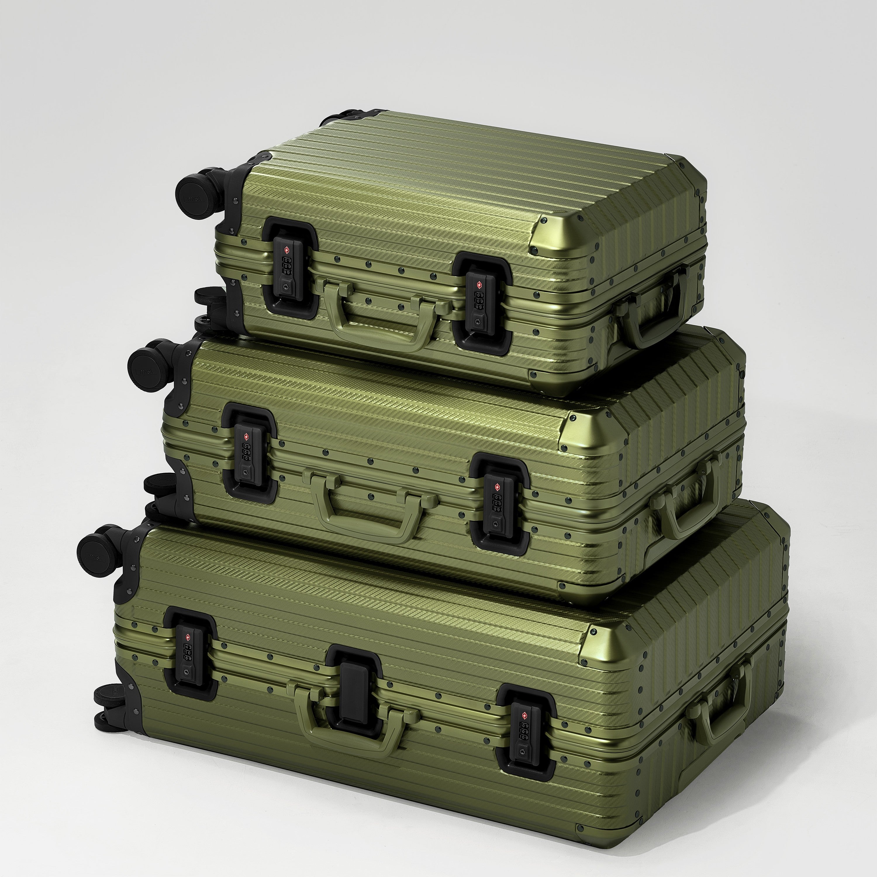 TREVA Aluminum Suitcase Army Green